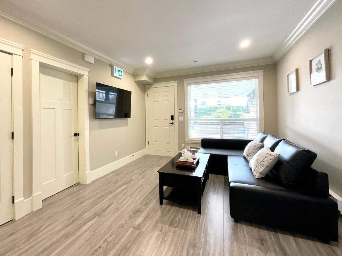 New Two-Bedroom Legal Suite With Parking Уайт Рок Екстериор снимка